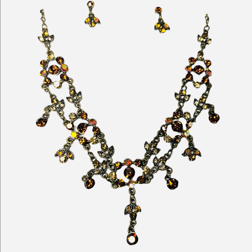 BEAUTIFUL! Austrian Crystal Necklace Earrings Set